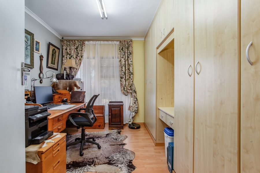 To Let 6 Bedroom Property for Rent in Groenvlei Western Cape